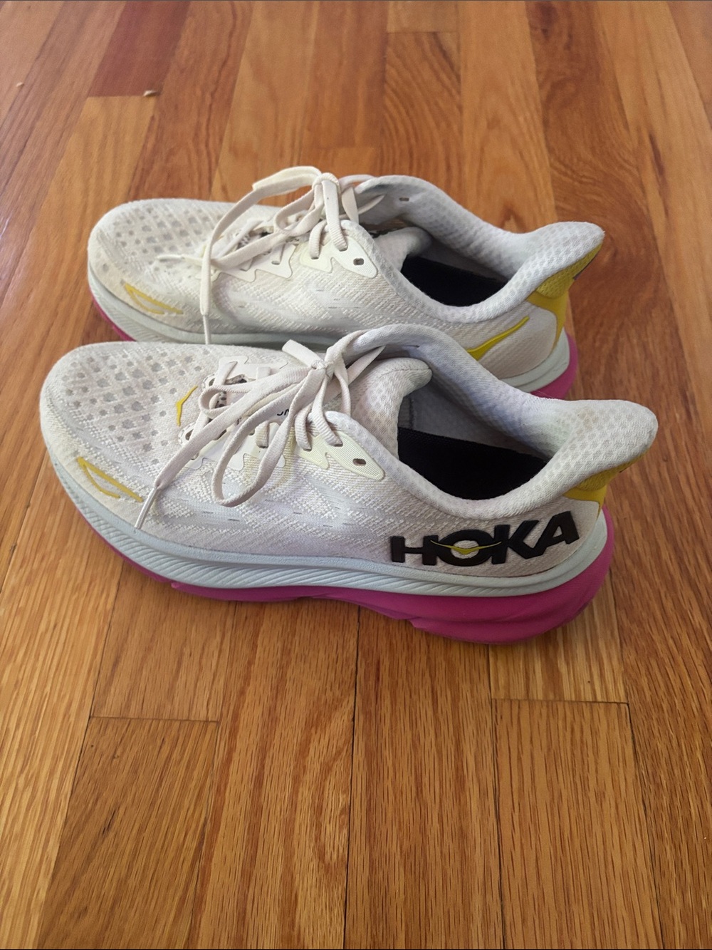 Hoka Clifton 9 Athletic Shoes White & Pink US 7B